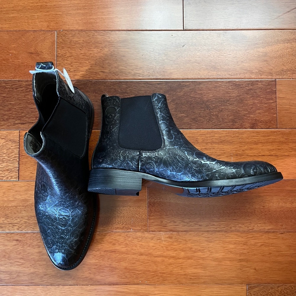 NWOT Robert Graham Leather Skull Chelsea Boot